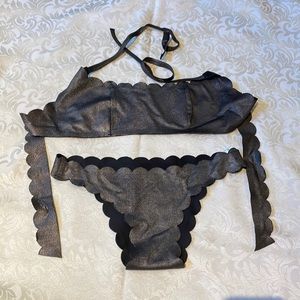 PilyQ Seamless Scalloped Reversible Bikini